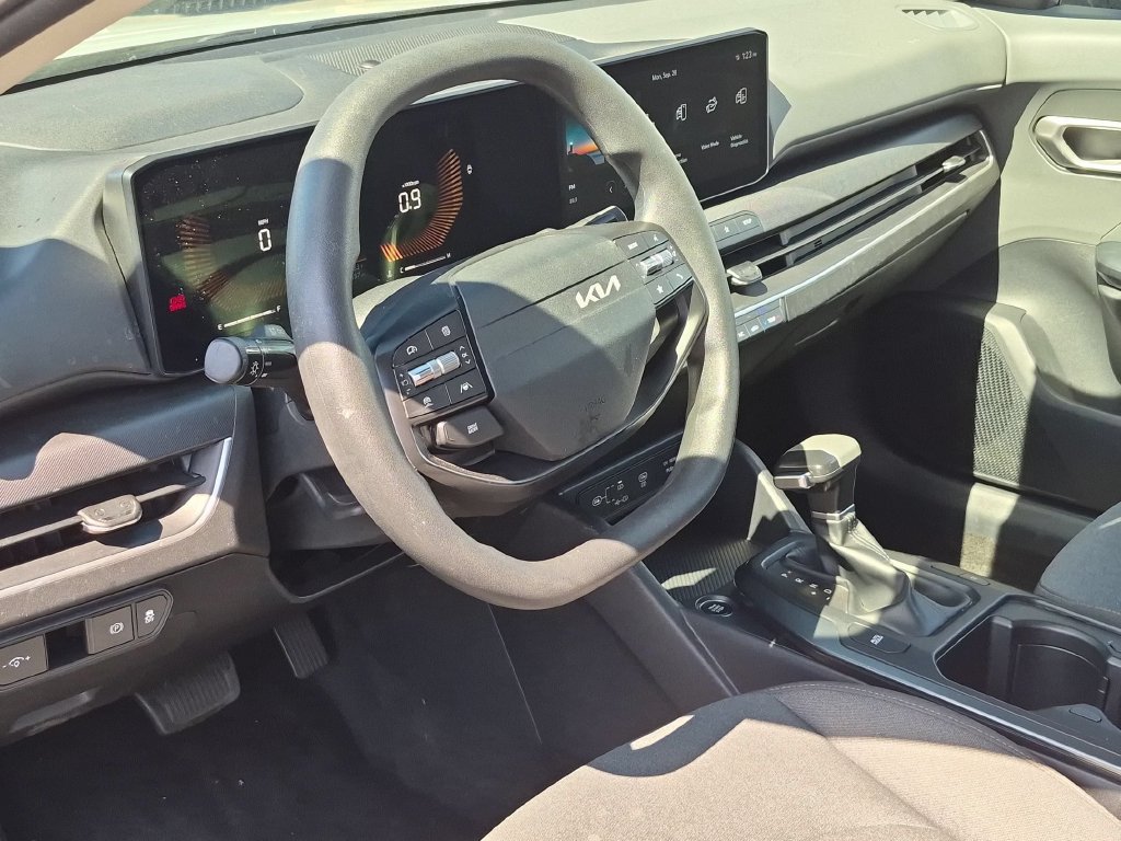 Used 2025 Kia K4 FWD image 15