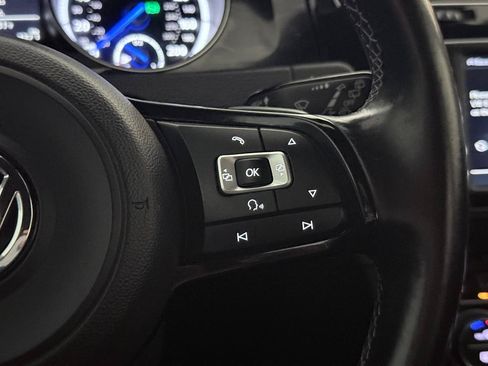 Used 2016 Volkswagen Golf R 4-Door AWD/4WD image 37