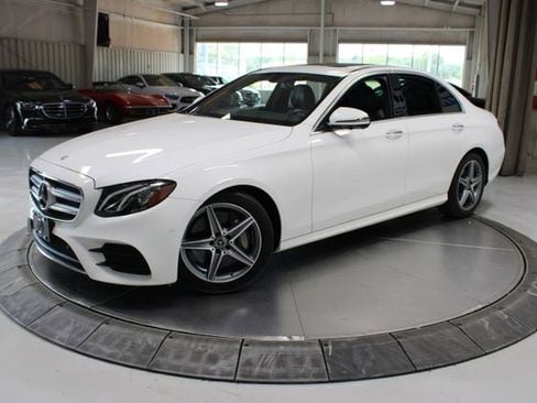 Used 2019 Mercedes-Benz E 300 image 4