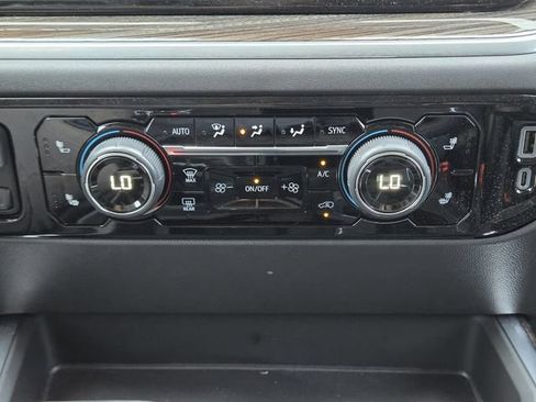 Used 2025 Chevrolet Silverado 1500 LT Trail Boss w/ Convenience Package II AWD/4WD image 19