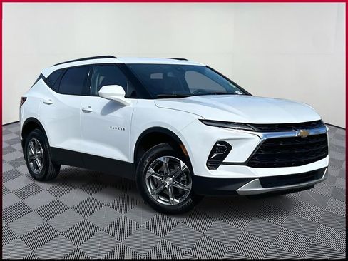 Used 2024 Chevrolet Blazer LT w/ Convenience Package FWD image 1