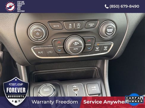 Used 2022 Jeep Cherokee Limited image 29