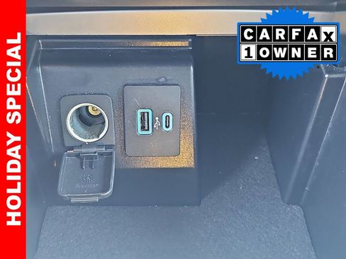 Used 2023 Ford Explorer Limited image 27