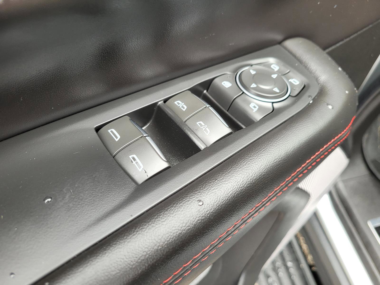 Used 2025 GMC Yukon AT4 Ultimate w/ LPO, Floor Liner Package AWD/4WD image 22