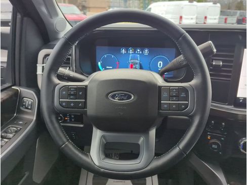 Used 2024 Ford F350 Lariat w/ Chrome Package image 15
