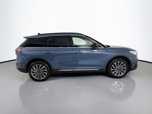 Used 2025 Lincoln Corsair Reserve w/ Equipment Group 202A AWD/4WD image 8