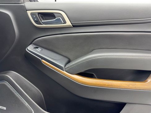 Used 2020 GMC Yukon Denali w/ Denali Premium Package image 45