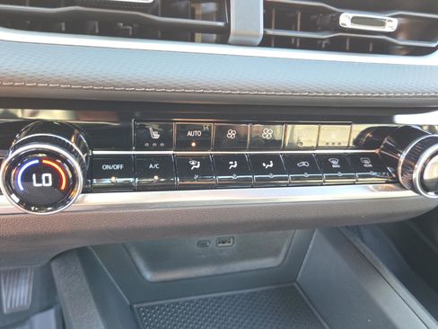 New 2026 Chevrolet Equinox LT image 23