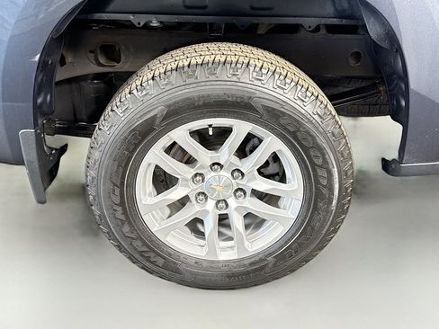 Used 2021 Chevrolet Silverado 1500 LT AWD/4WD image 36