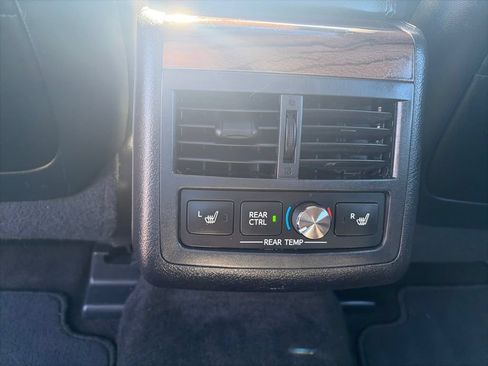 Used 2015 Toyota Avalon Limited w/ Technology Package FWD image 32