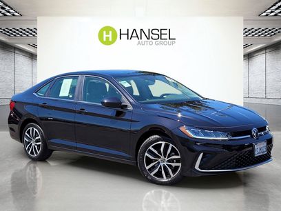 Used 2025 Volkswagen Jetta SE w/ Sunroof Package