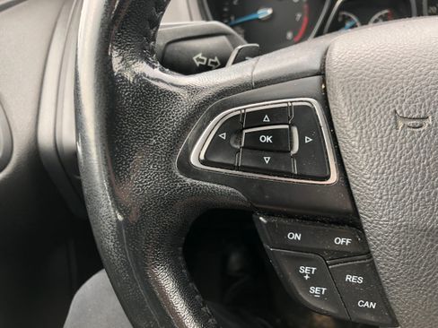 Used 2016 Ford Focus SE w/ SE Sport Package image 13