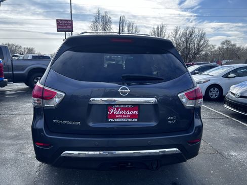 Used 2014 Nissan Pathfinder SV w/ Trailer Tow Package image 8