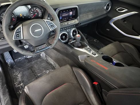 Used 2022 Chevrolet Camaro ZL1 RWD image 4