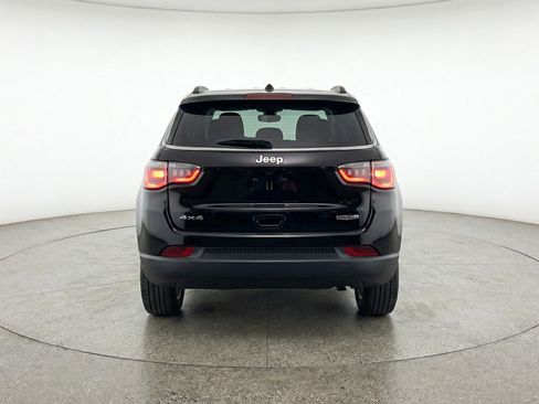 Used 2025 Jeep Compass Latitude image 7