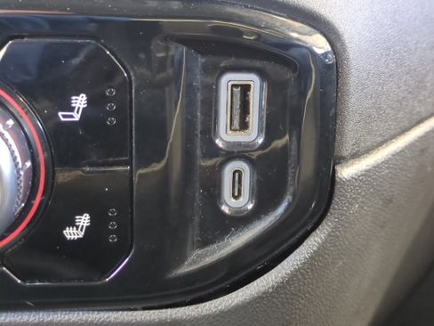 Used 2024 GMC Sierra 1500 SLT image 23