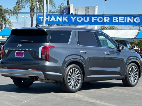 Used 2024 Hyundai Palisade Calligraphy FWD image 4