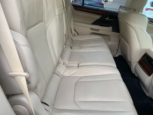 Used 2021 Lexus LX 570 4WD w/ Luxury Package image 22