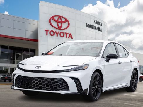 New 2026 Toyota Camry Hybrid FWD image 1