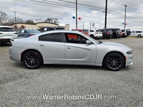Used 2019 Dodge Charger SXT image 14