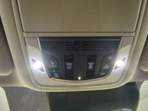 Used 2024 Acura RDX SH-AWD w/ Technology Package image 24
