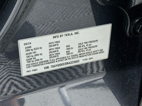 Used 2024 Tesla Model Y Long Range AWD/4WD image 12