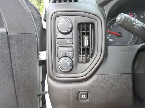 Certified 2024 Chevrolet Silverado 1500 Custom AWD/4WD image 33