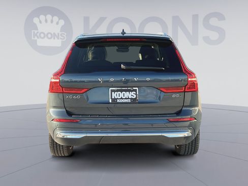 Used 2023 Volvo XC60 B5 Ultimate w/ Climate Package image 5