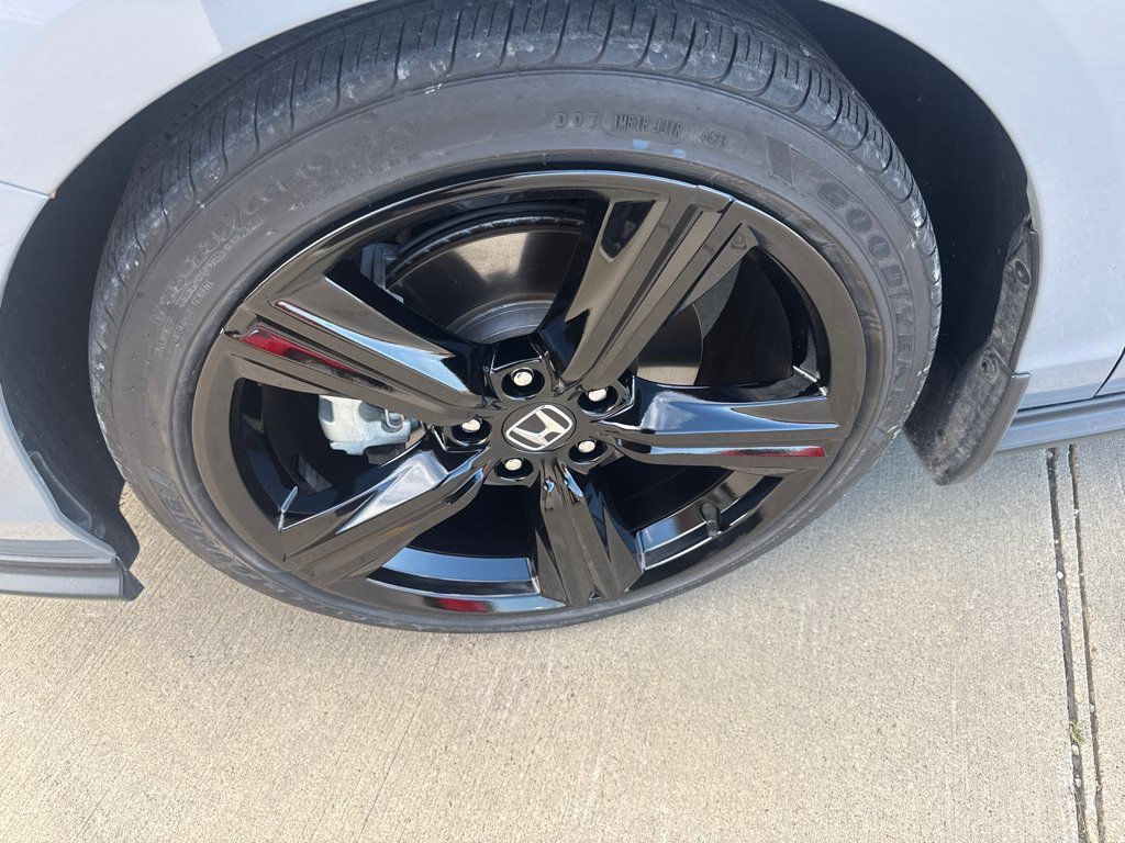 Used 2024 Honda Accord Sport image 9