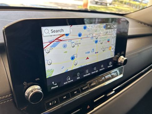 Used 2024 Mitsubishi Outlander SE image 12