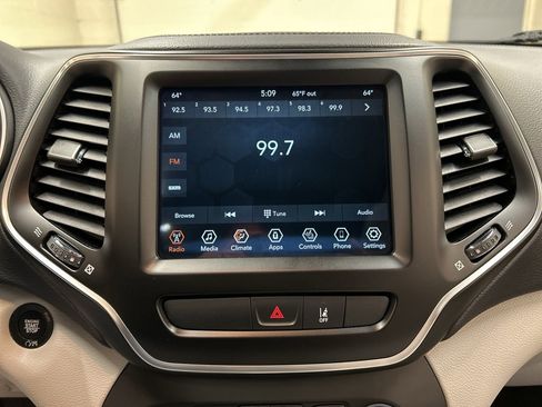 Used 2022 Jeep Cherokee Latitude Lux w/ Sun & Sound Group image 25