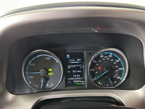Used 2017 Toyota RAV4 XLE w/ Convenience Package AWD/4WD image 3