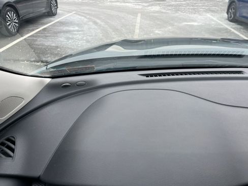 Used 2024 Nissan Kicks SV image 33