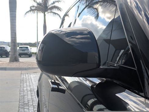 Used 2023 Land Rover Range Rover SE image 13