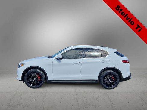 Used 2019 Alfa Romeo Stelvio Ti AWD/4WD image 5