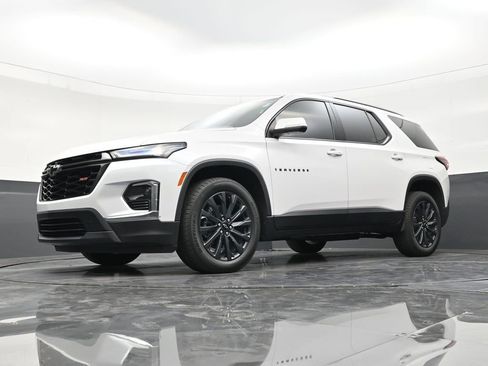 Used 2023 Chevrolet Traverse RS FWD image 21