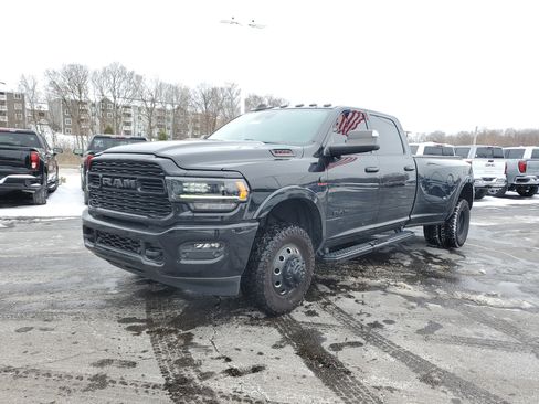 Used 2022 RAM 3500 Limited image 9