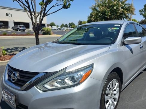 Used 2016 Nissan Altima 2.5 S w/ Power Driver Seat Package FWD image 3