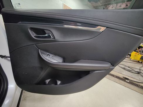 Used 2018 Chevrolet Impala Premier FWD image 14