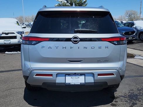 Used 2025 Nissan Pathfinder SL AWD/4WD image 21