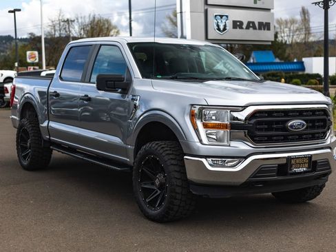 Used 2021 Ford F150 XLT image 8