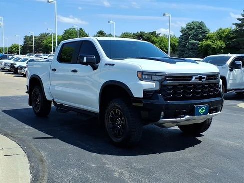Used 2025 Chevrolet Silverado 1500 ZR2 w/ Technology Package AWD/4WD image 3