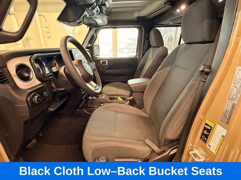 Used 2026 Jeep Wrangler Sahara AWD/4WD image 12