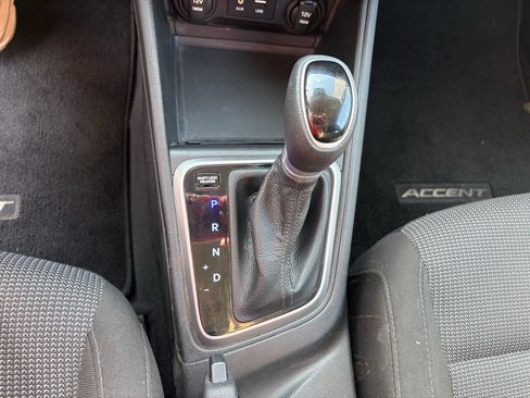 Used 2022 Hyundai Accent SEL FWD image 19