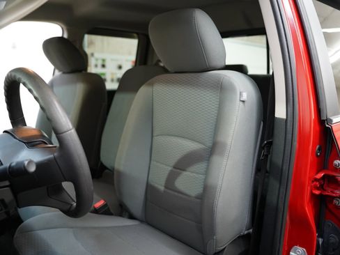 Used 2018 RAM 1500 Classic SLT image 22