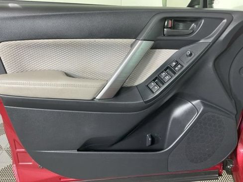 Used 2018 Subaru Forester 2.5i Premium AWD/4WD image 12