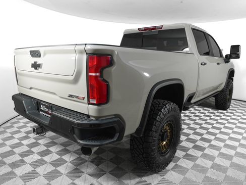 Used 2026 Chevrolet Silverado 2500 ZR2 AWD/4WD image 4
