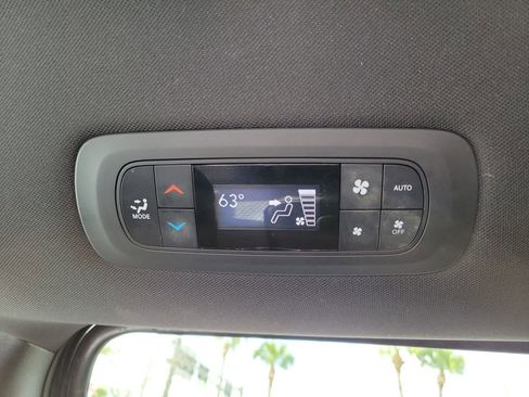 Used 2022 Chrysler Pacifica Touring-L w/ S Appearance Package image 17