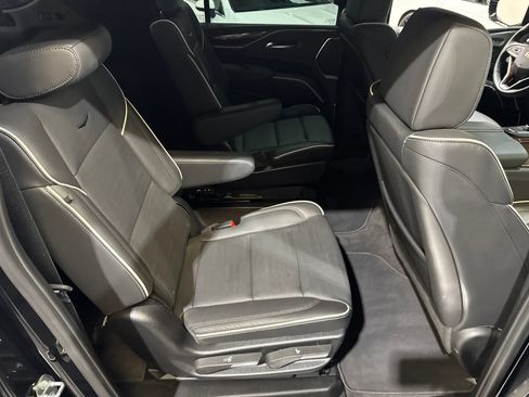 Used 2024 Cadillac Escalade ESV Premium Luxury AWD/4WD image 43