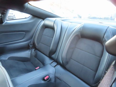 Used 2016 Ford Mustang Shelby GT350 w/ Technology Package image 31